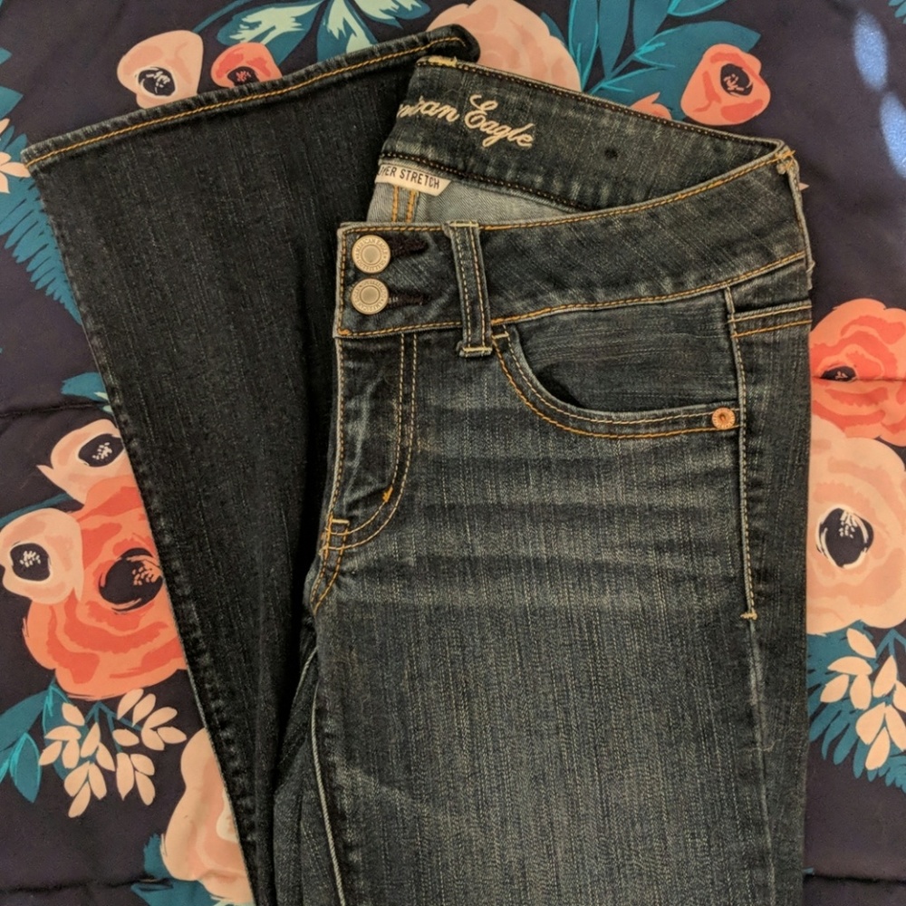 FINAL PRICE DROP 💕AE jeans sz 6 reg Artist